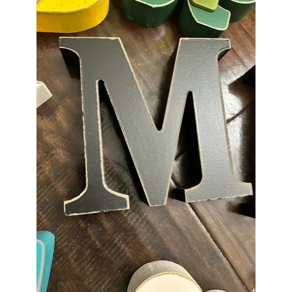 Lakeside Collection 12-piece wooden interchangeable tabletop sign set